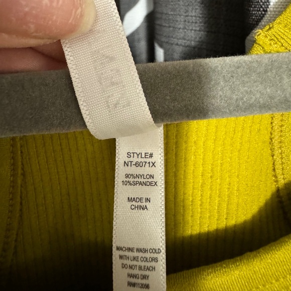 Zenana Tank Neon Green 2-3xl NWOT - Picture 4 of 4